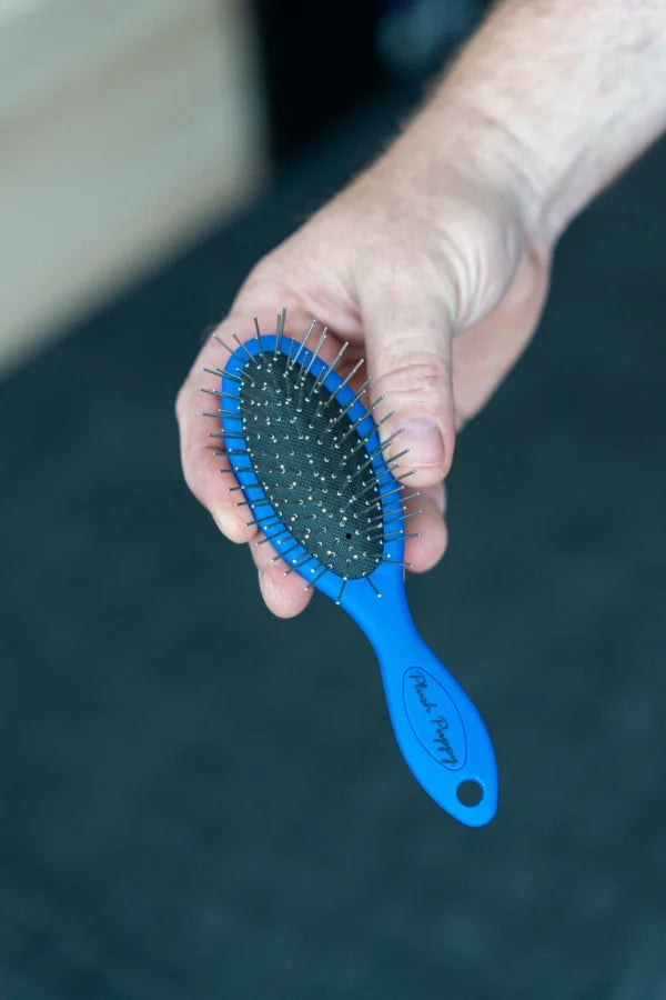 Plush Puppy Blue Pocket Pin Brush